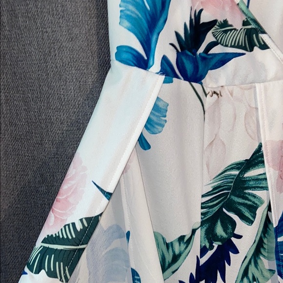 Floral V Neck tie open back jumpsuit - Picture 2 of 4